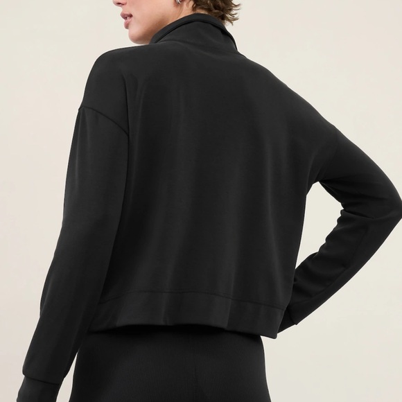 Athleta Women’s Seasoft Quarter Zip in size L
Black - Picture 2 of 12